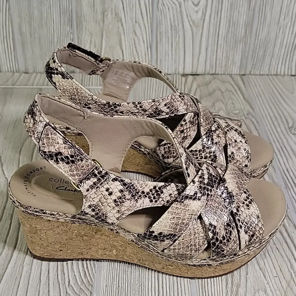 Clarks Annadel Rayna Wedge Taupe Snakeprint Sandals Womens Size 6.5 NEW